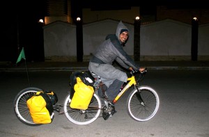 Nocny etap - na rowerze Hamid